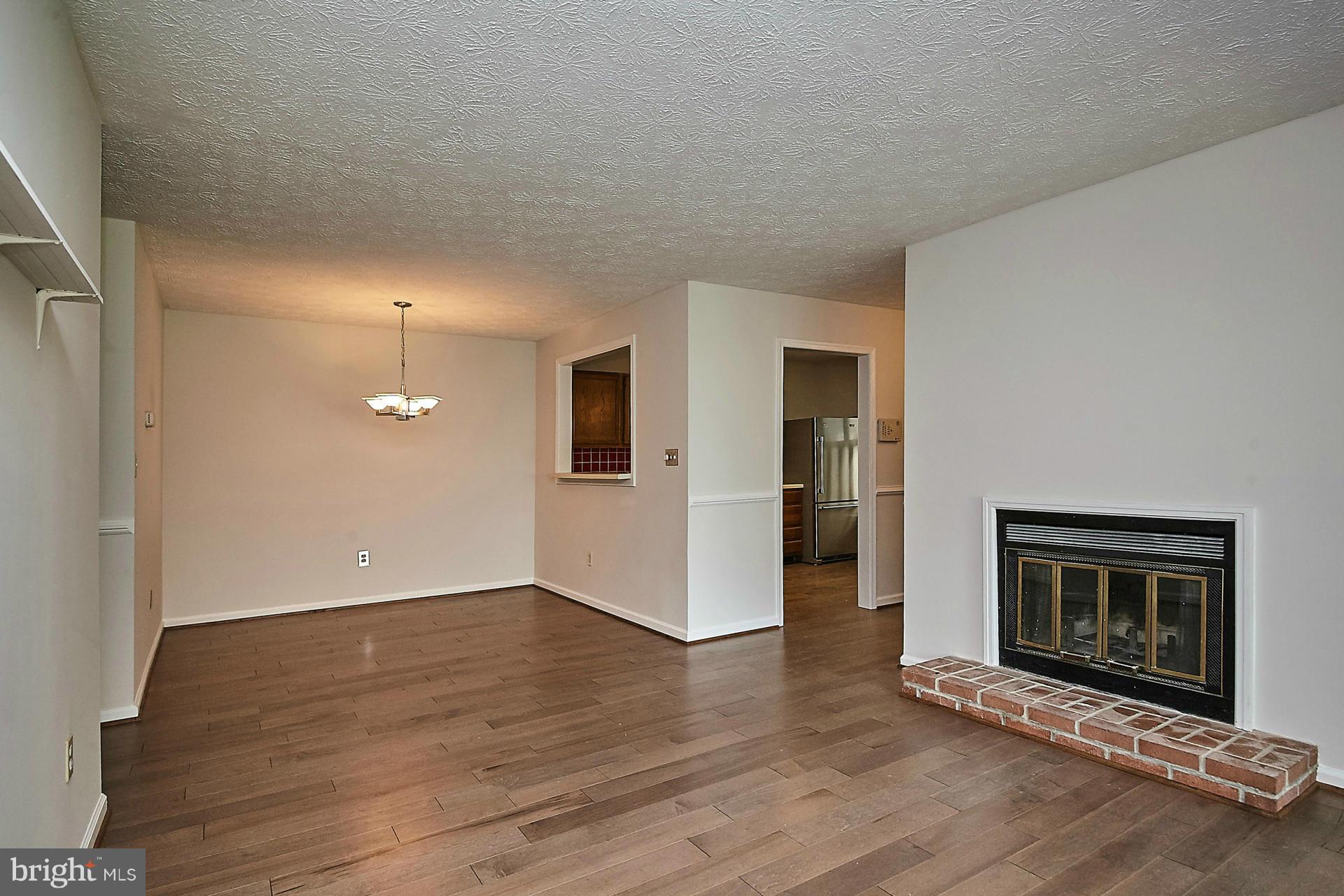 2265 Hunter's Run Drive, Unit 2265 Reston, VA 20191 - Photo 10 of 30 Family Room