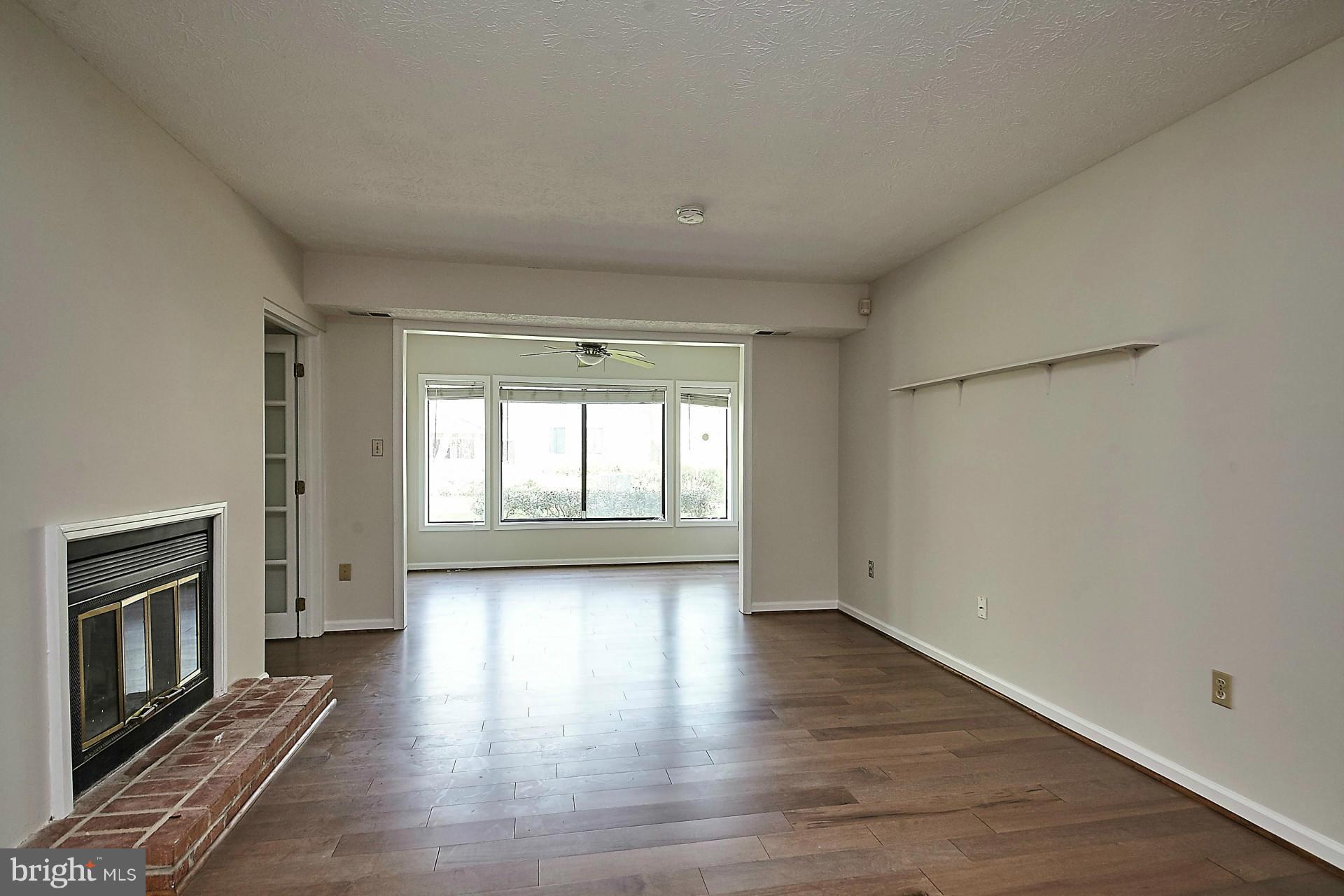 2265 Hunter's Run Drive, Unit 2265 Reston, VA 20191 - Photo 13 of 30 Family Room