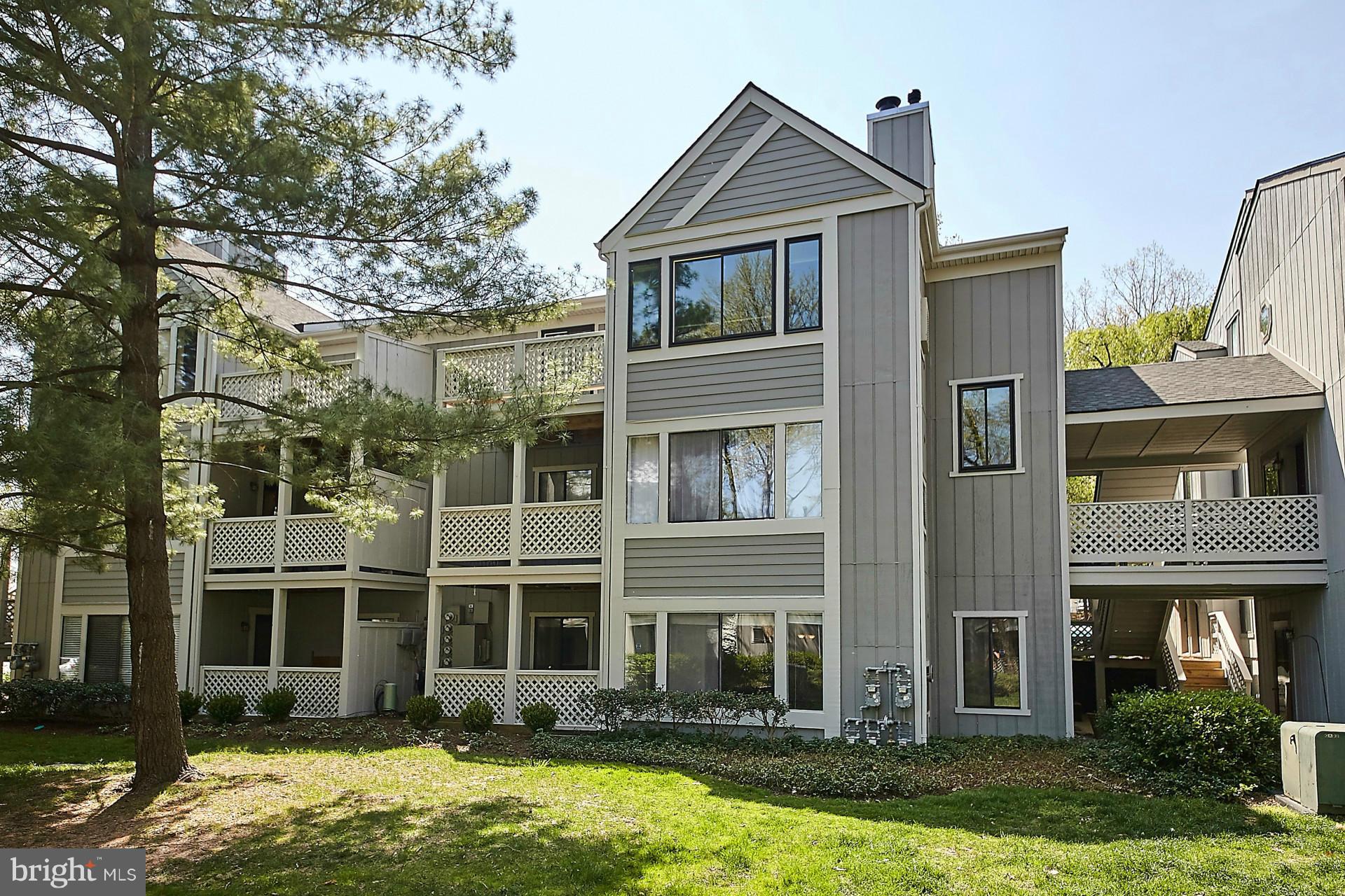 2265 Hunter's Run Drive, Unit 2265 Reston, VA 20191 - Photo 27 of 30 Exterior (Rear)