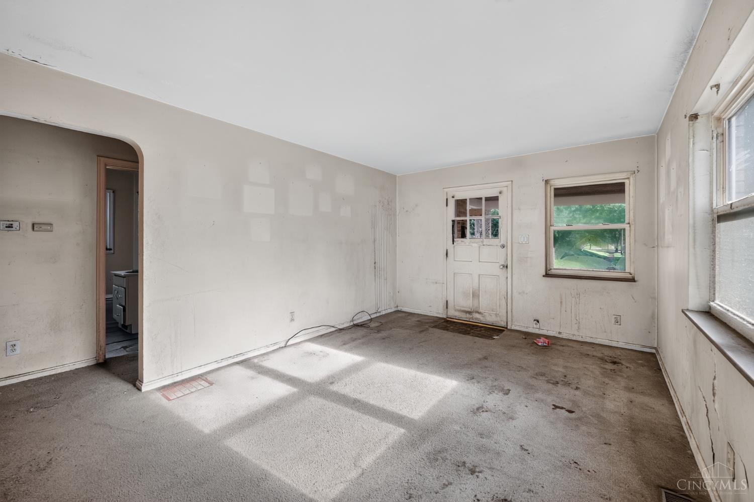364 Ingram Road Cincinnati, OH 45218 - Photo 7 of 31
