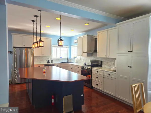 $555,000 | 203 Bullskin Street, Charles Town, WV 25414