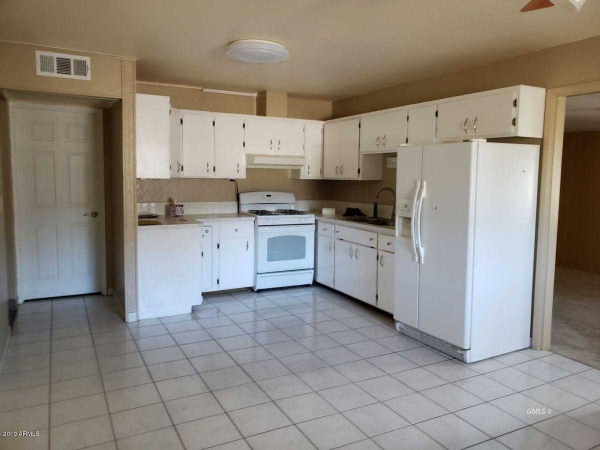 441 Jamestown Road Kearny, AZ 85137 - Photo 9 of 9 Kitchen