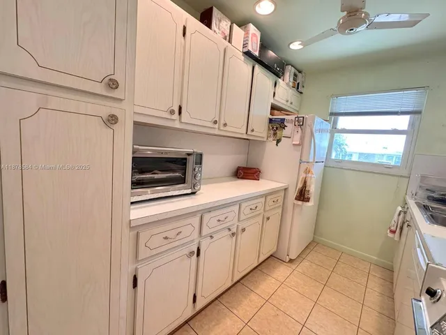 $220,000 | 285 North High Point, Unit A, Boynton Beach, FL 33435