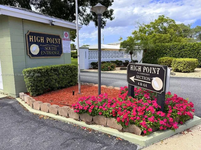 $220,000 | 285 North High Point, Unit A, Boynton Beach, FL 33435