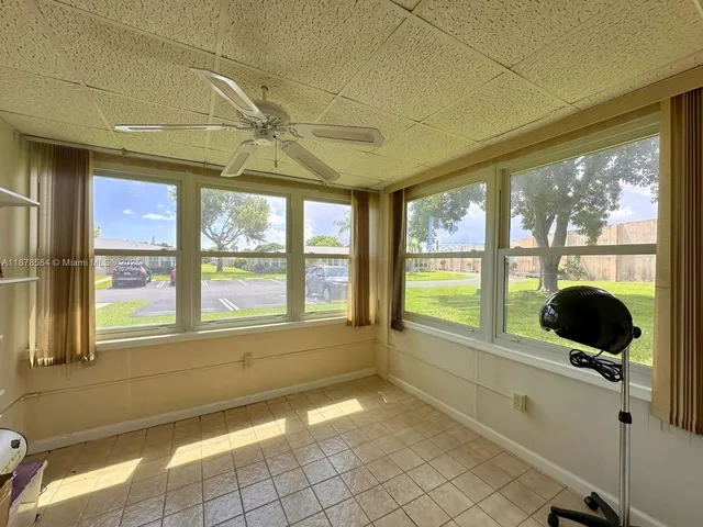$220,000 | 285 North High Point, Unit A, Boynton Beach, FL 33435