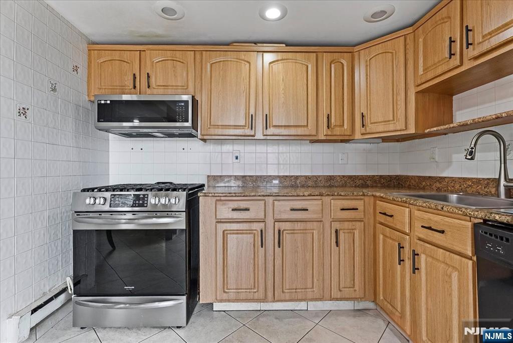 17 Albanese Road Haledon, NJ 07508 - Photo 9 of 28
