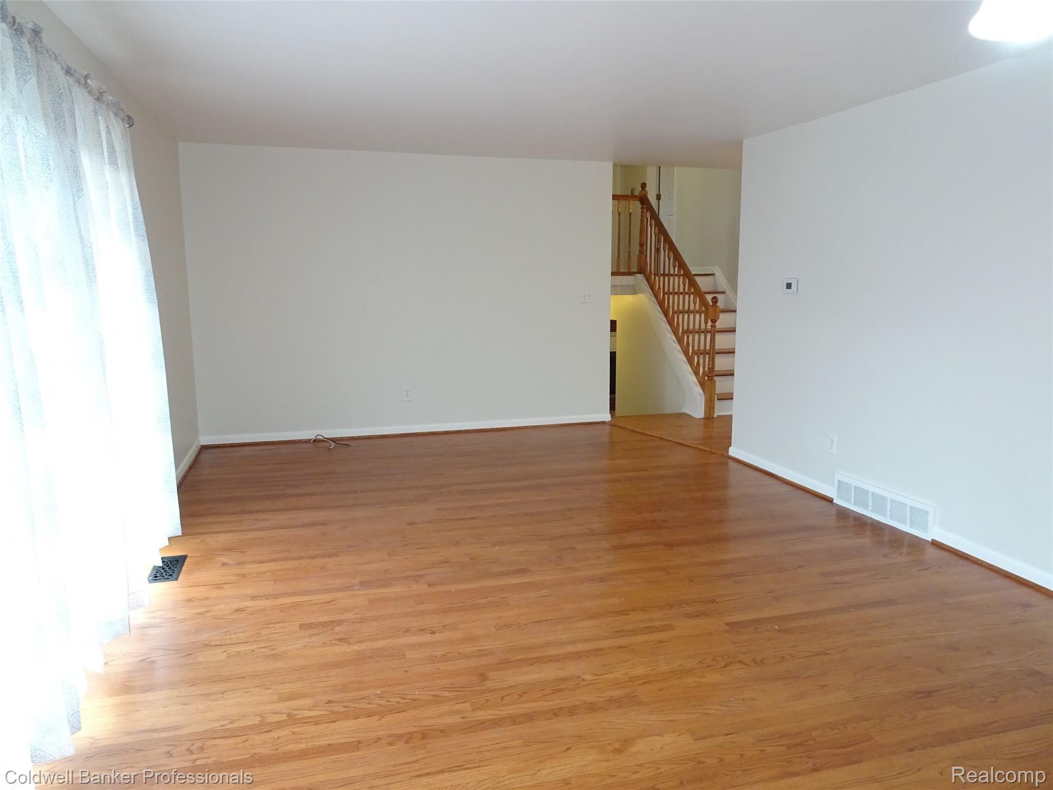 32015 Farmersville Road Farmington, MI 48334 - Photo 11 of 57 DSC05224.JPG