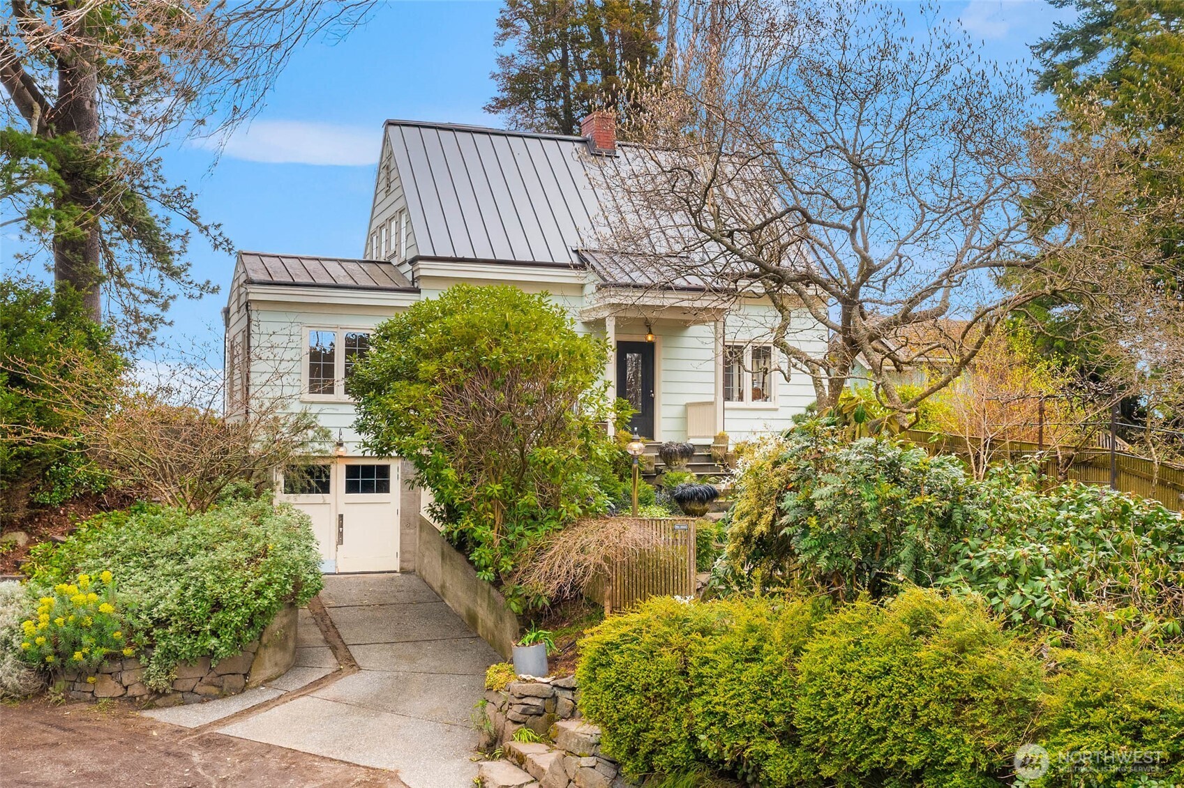 22032 Dockton Road Southwest Vashon, WA 98070 - Photo 4 of 36