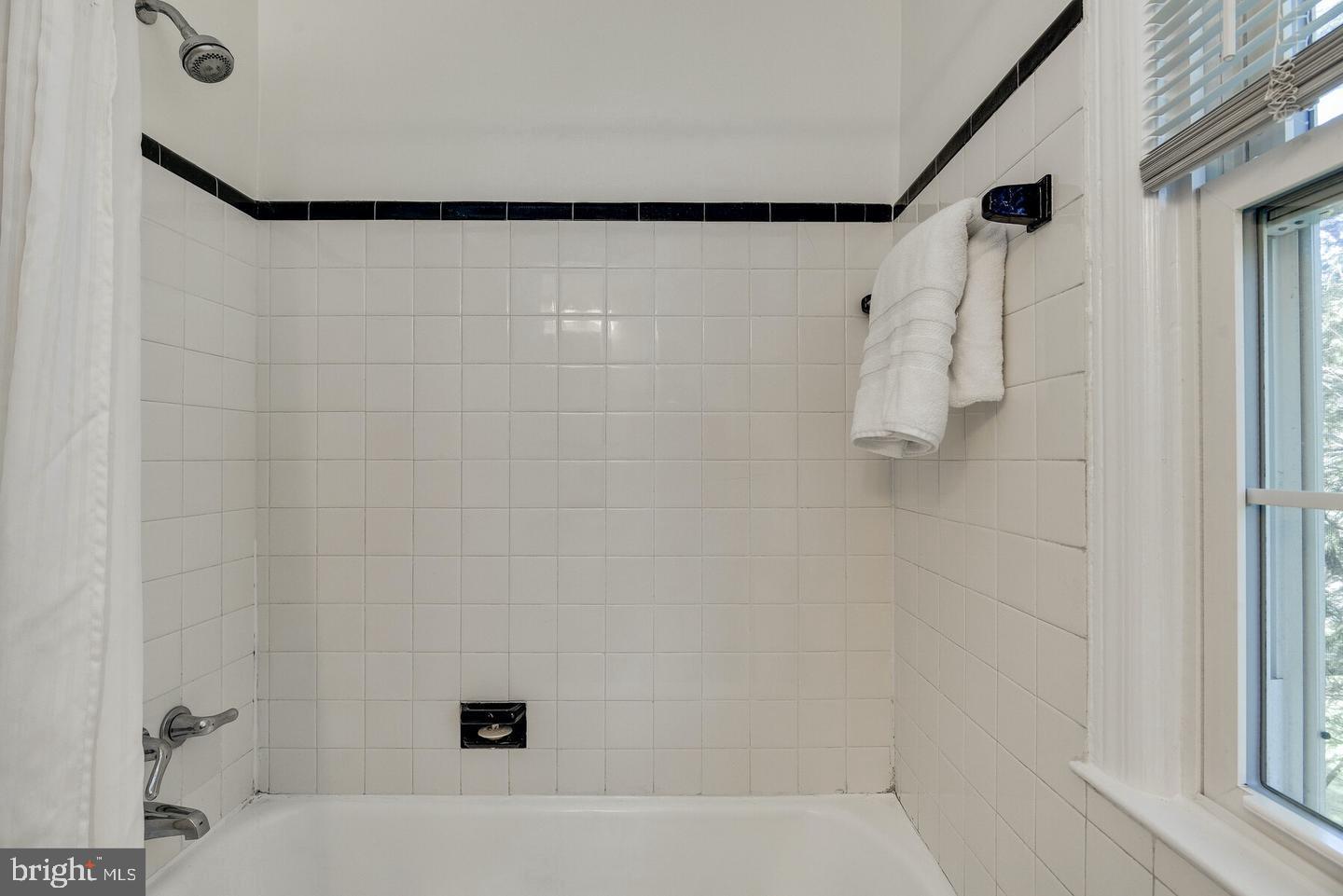 2402 Colston Drive, Unit 2402C Silver Spring, MD 20910 - Photo 20 of 23