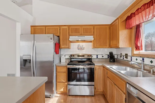 $379,900 | 782 101st Avenue Northeast, Blaine, MN 55434