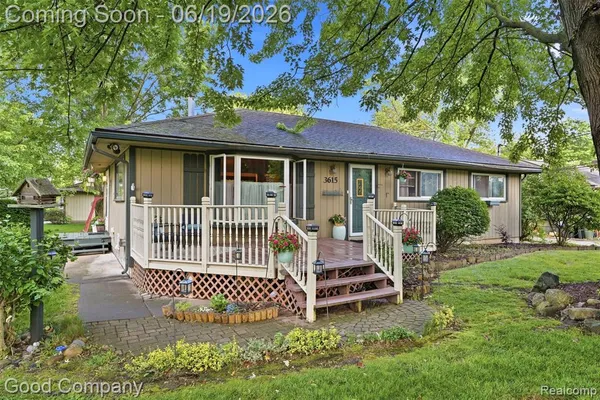 $299,900 | 3615 Hazelton Avenue, Rochester Hills, MI 48307