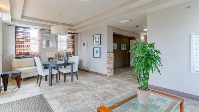 $2,025 | 80 South Shore Drive, Unit 405, Miami Beach, FL 33141