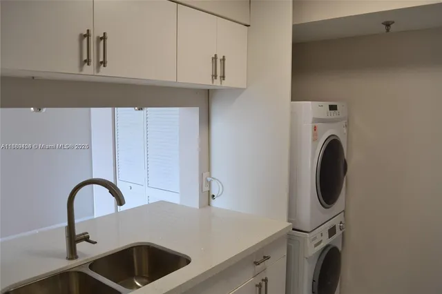 $2,025 | 80 South Shore Drive, Unit 405, Miami Beach, FL 33141