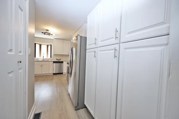 $3,100 | 661 Sycamore Drive, Elk Grove Village, IL 60007