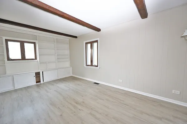 $3,100 | 661 Sycamore Drive, Elk Grove Village, IL 60007