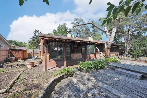 $3,100 | 661 Sycamore Drive, Elk Grove Village, IL 60007