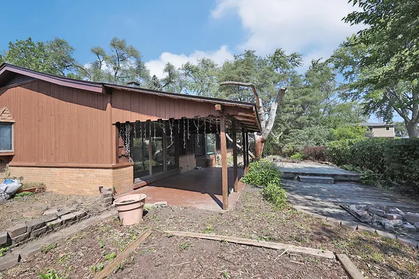 $3,100 | 661 Sycamore Drive, Elk Grove Village, IL 60007
