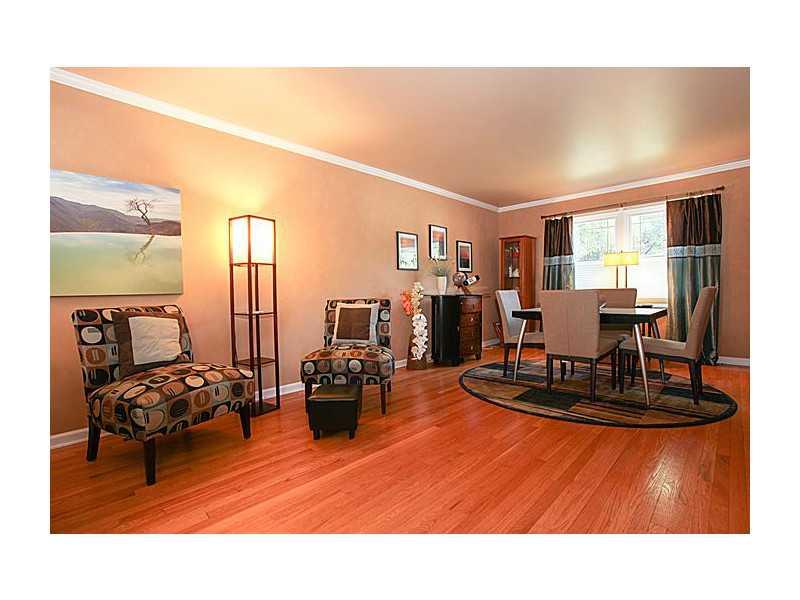 6252 Welham Road Indianapolis, IN 46220 - Photo 3 of 24 Gallery Image 3