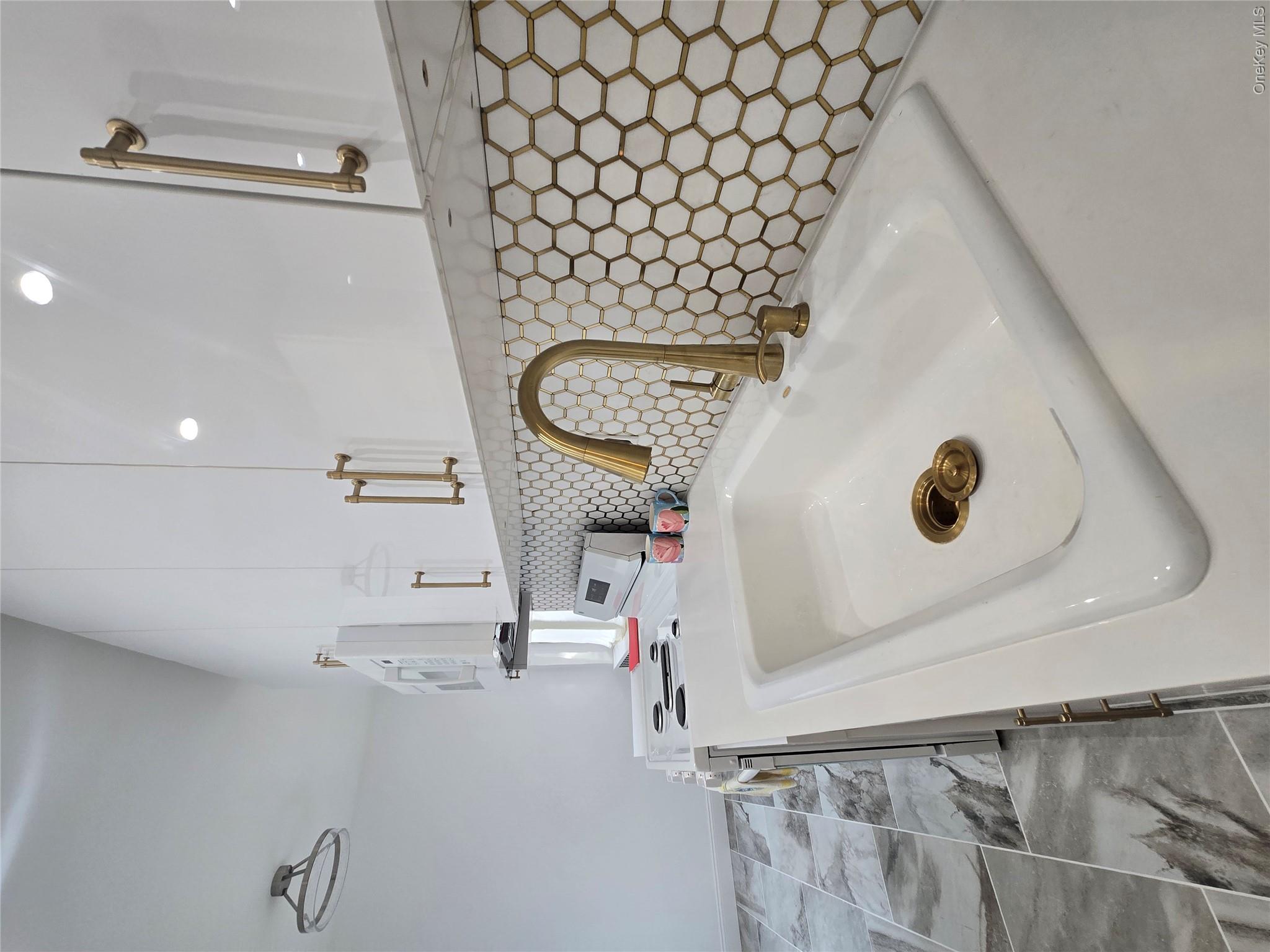 35-21 79th Street, Unit 2H Queens, NY 11372 - Photo 8 of 11