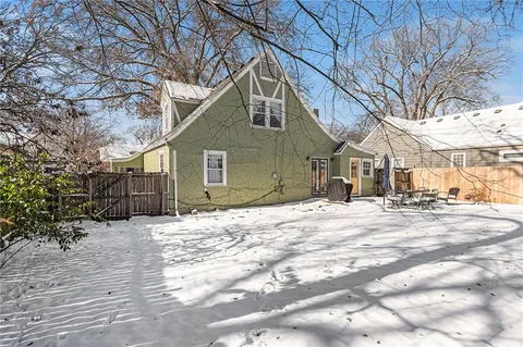 $370,000 | 5925 Alhambra Street, Fairway, KS 66205