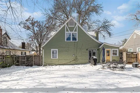 $370,000 | 5925 Alhambra Street, Fairway, KS 66205