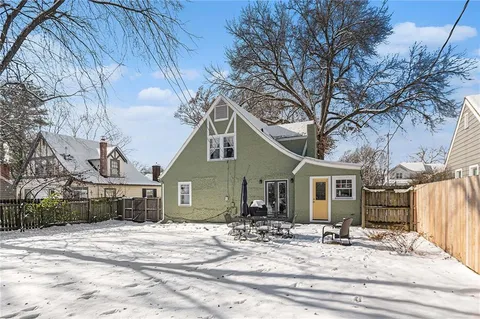 $370,000 | 5925 Alhambra Street, Fairway, KS 66205