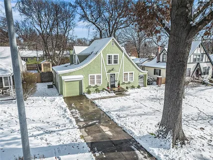 $370,000 | 5925 Alhambra Street, Fairway, KS 66205