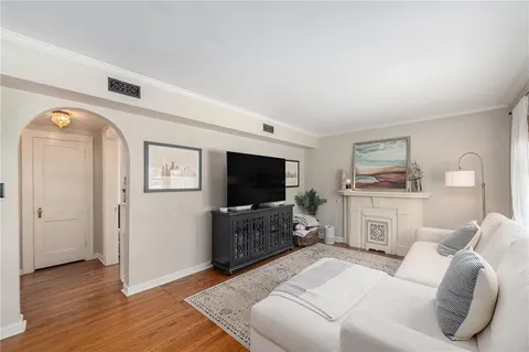 $370,000 | 5925 Alhambra Street, Fairway, KS 66205