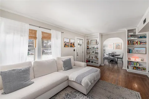 $370,000 | 5925 Alhambra Street, Fairway, KS 66205