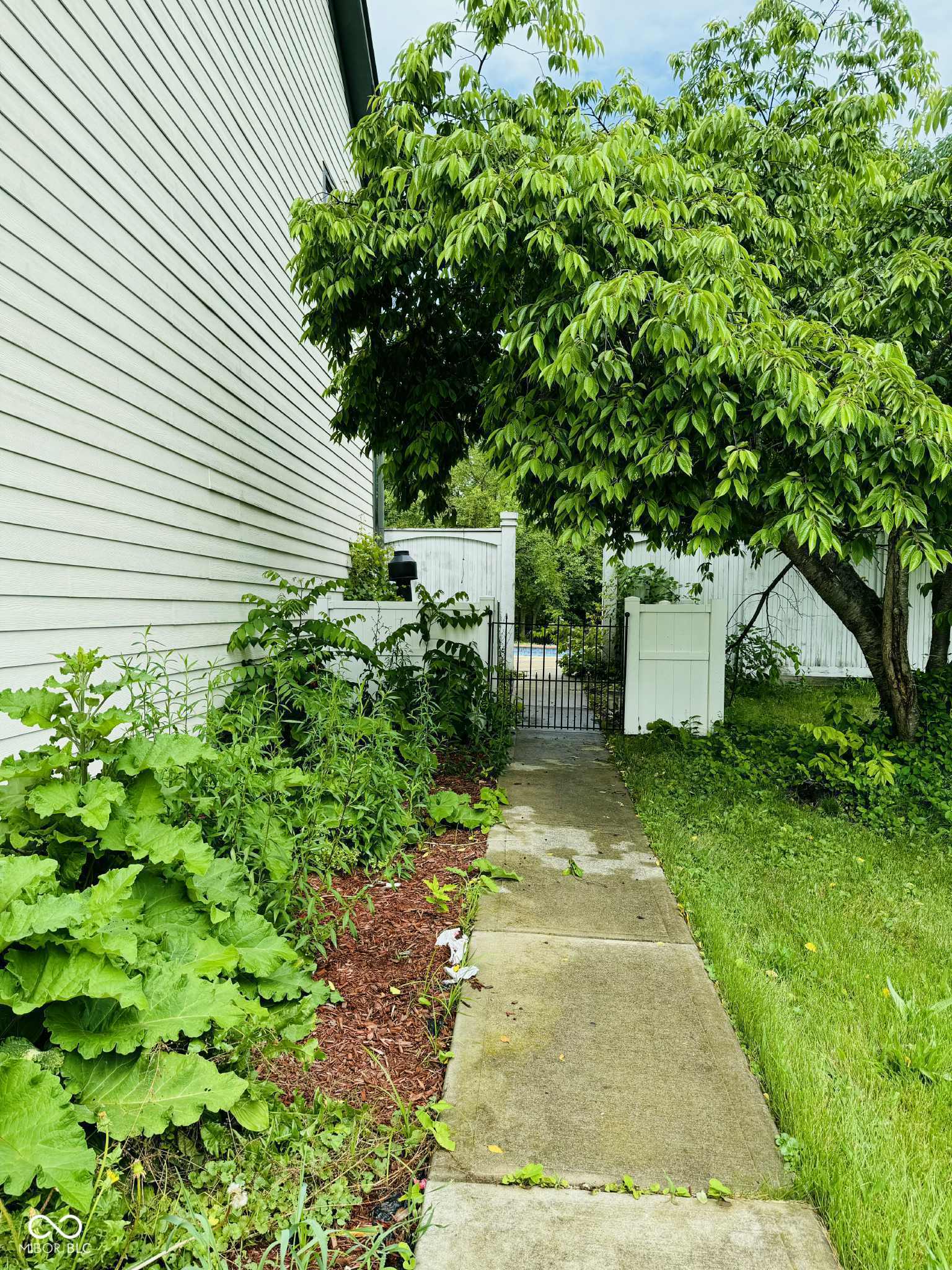 2435 South Ritter Avenue Indianapolis, IN 46203 - Photo 3 of 32