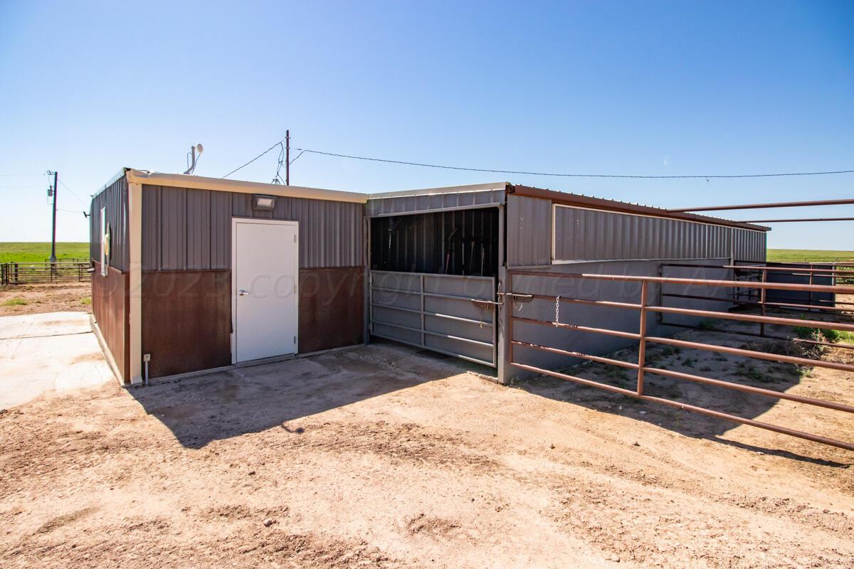 Walcott Ranch Hereford, TX 79045 - Photo 26 of 53 a view of a house with a snow in the background