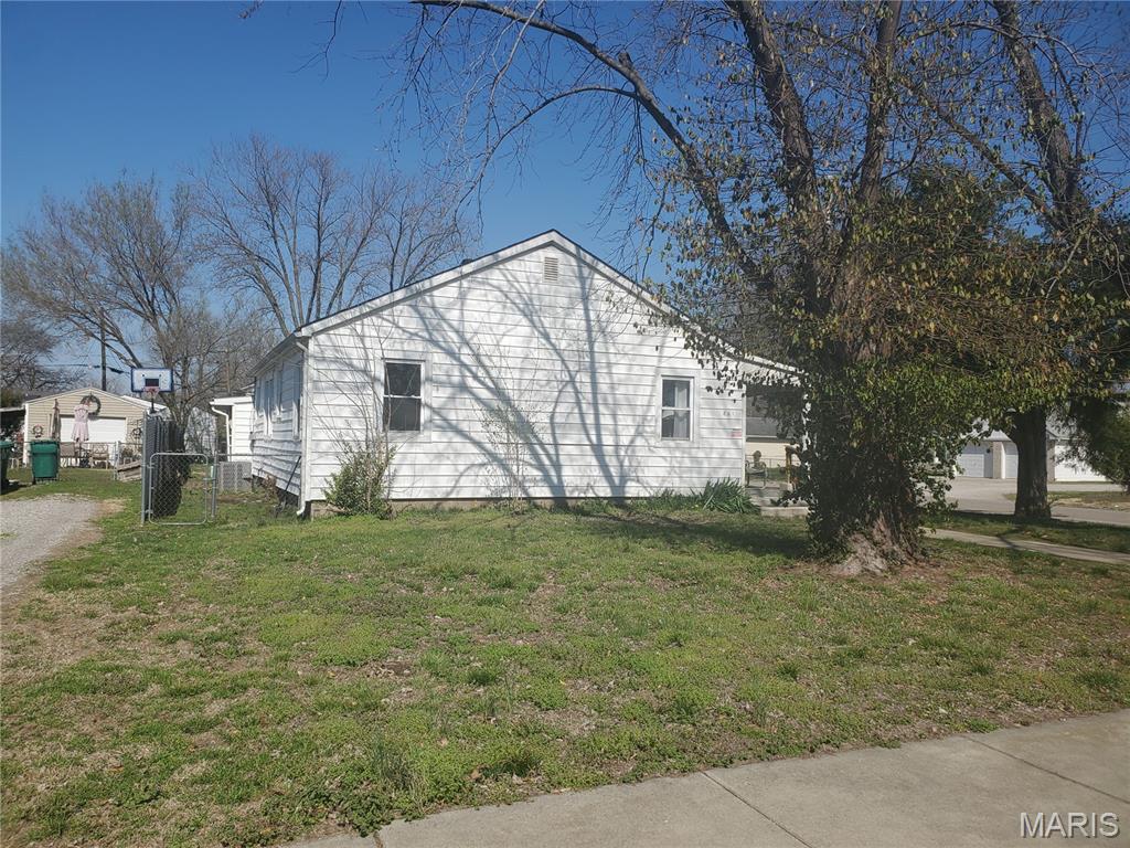 861 Pershing Street East St. Louis, IL 62203 - Photo 46 of 58