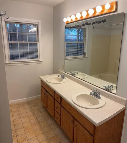 $2,300 | 1685 Highway 54, Jonesboro, GA 30238