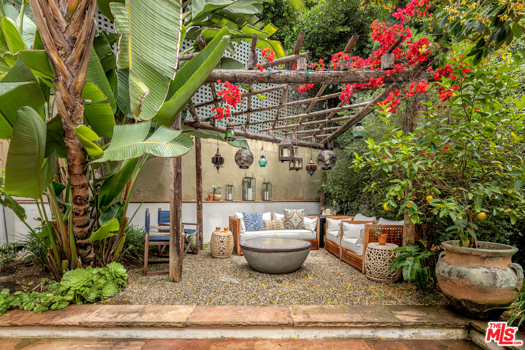548 Dryad Road Santa Monica, CA 90402 - Photo 28 of 34 a view of outdoor space and yard