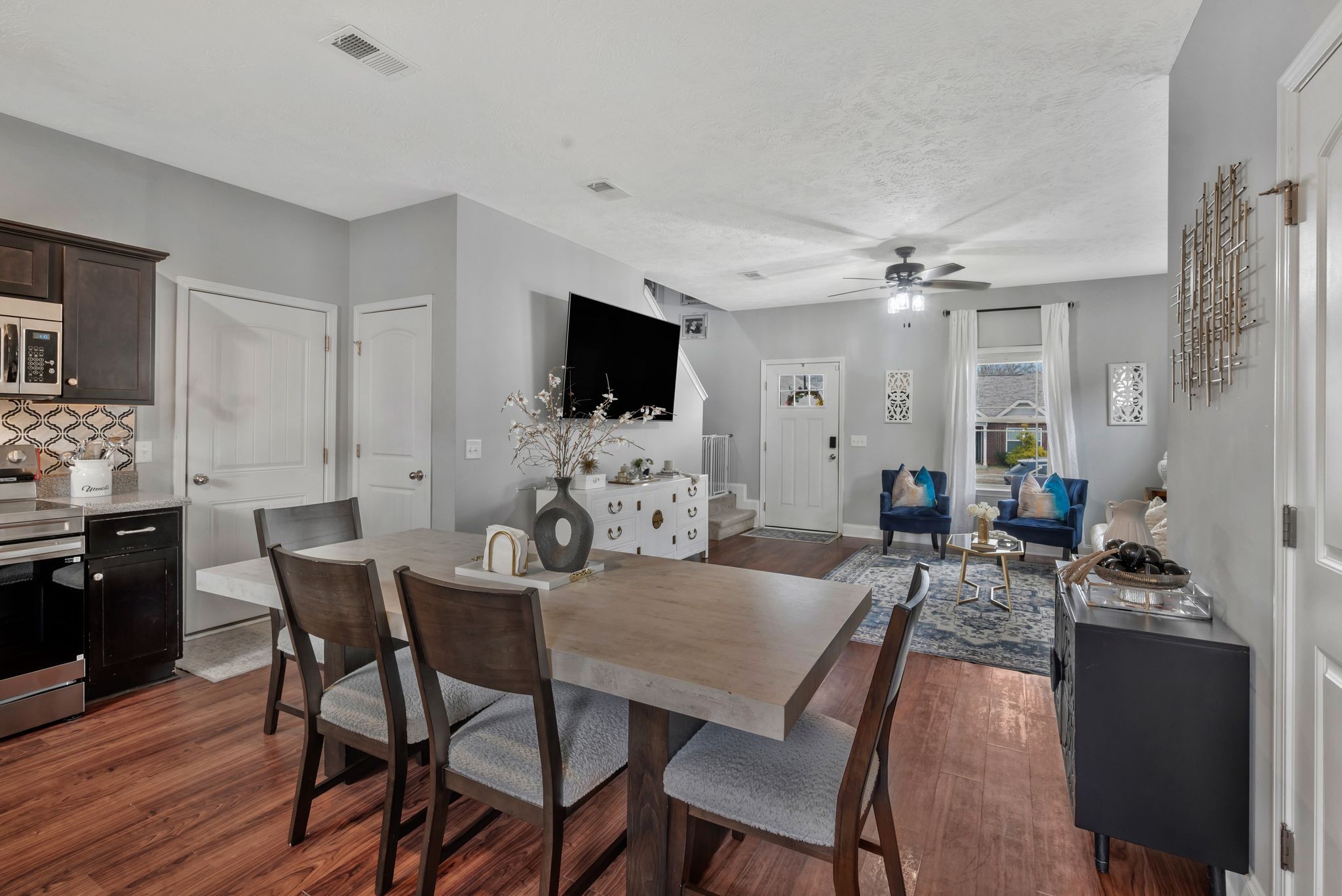 1043 Berra Drive Springfield, TN 37172 - Photo 11 of 33 a view of a dining room with furniture