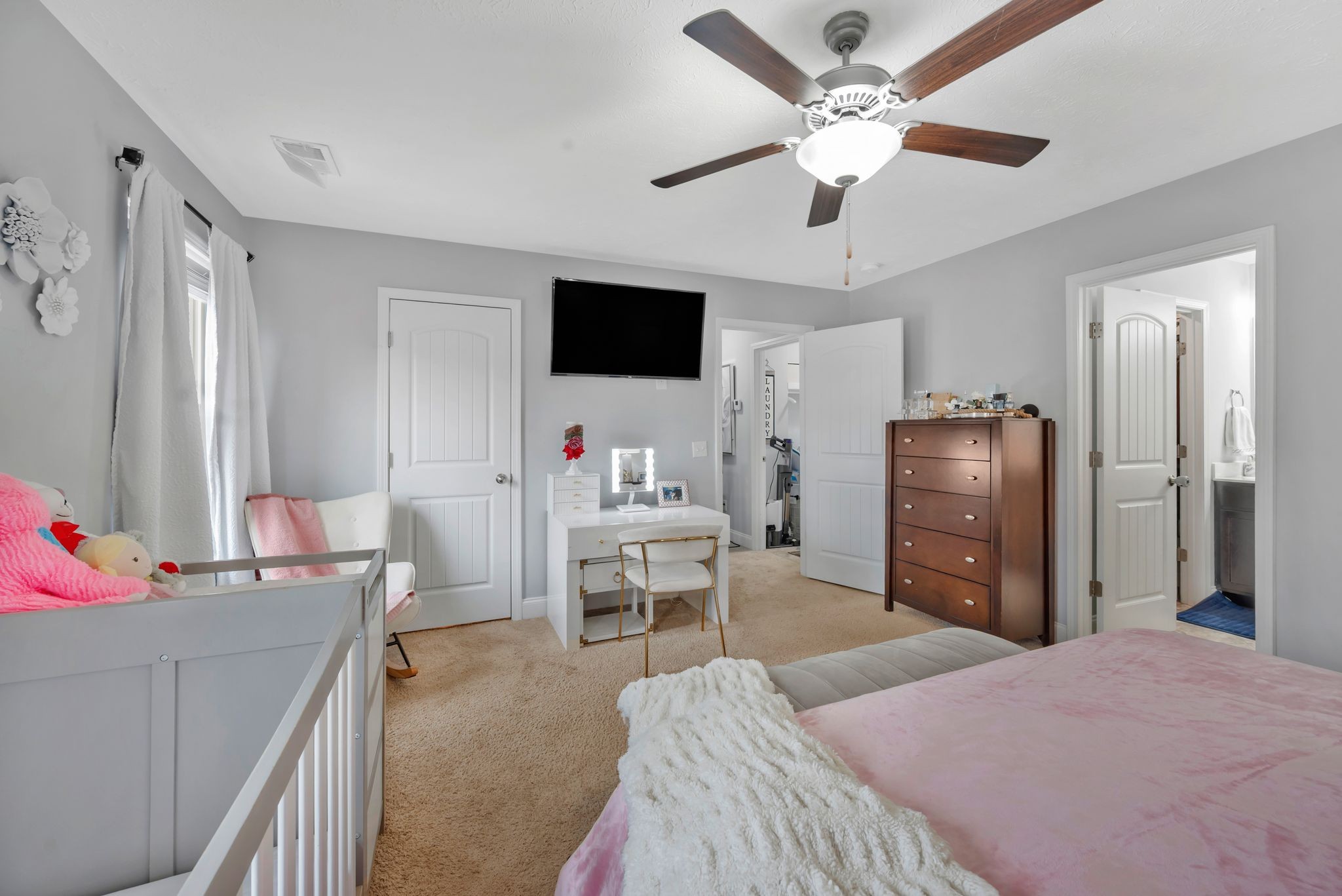 1043 Berra Drive Springfield, TN 37172 - Photo 27 of 33 a living room with furniture a ceiling fan and a window