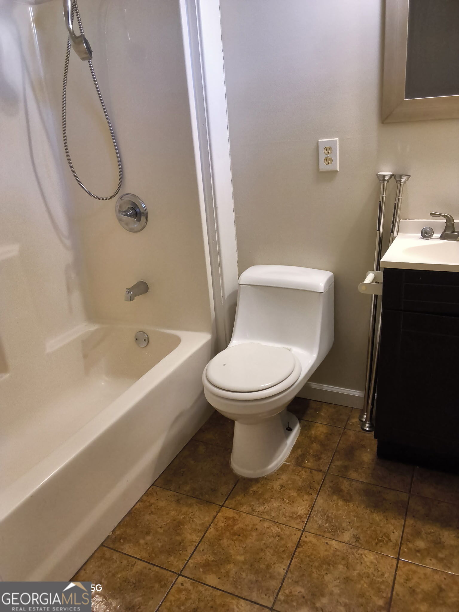 2001 Merle Circle Decatur, GA 30032 - Photo 9 of 11