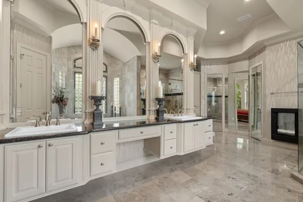 a view of walk in closet