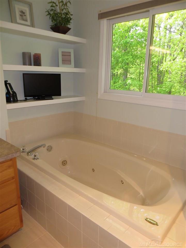 3493 Cascade Circle Rochester, MI 48307 - Photo 19 of 30 31243274-18.JPG