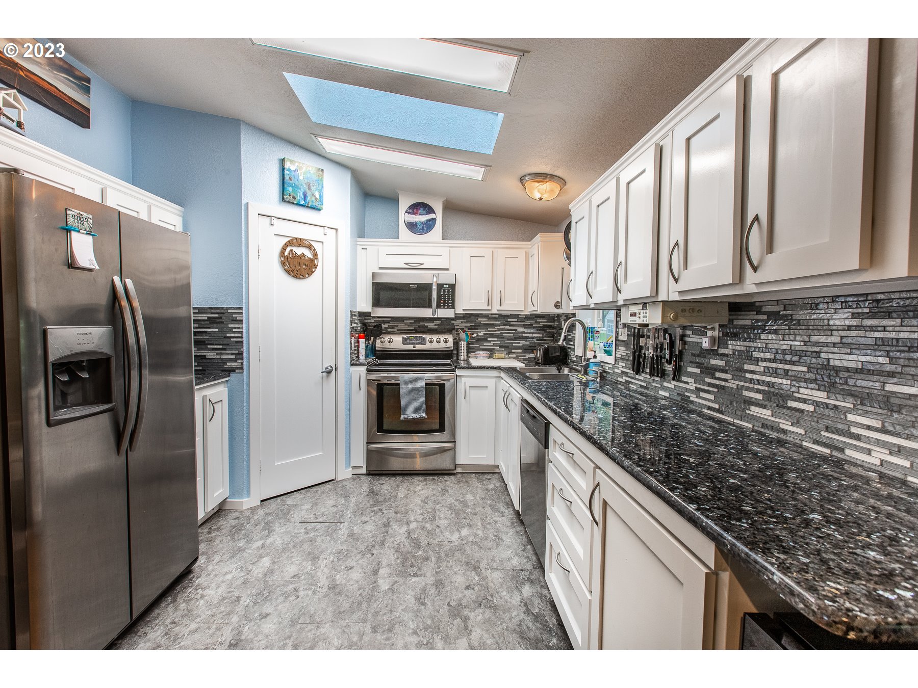 90977 Angels Flight Road Walterville, OR 97489 - Photo 11 of 35 Gallery Image 11