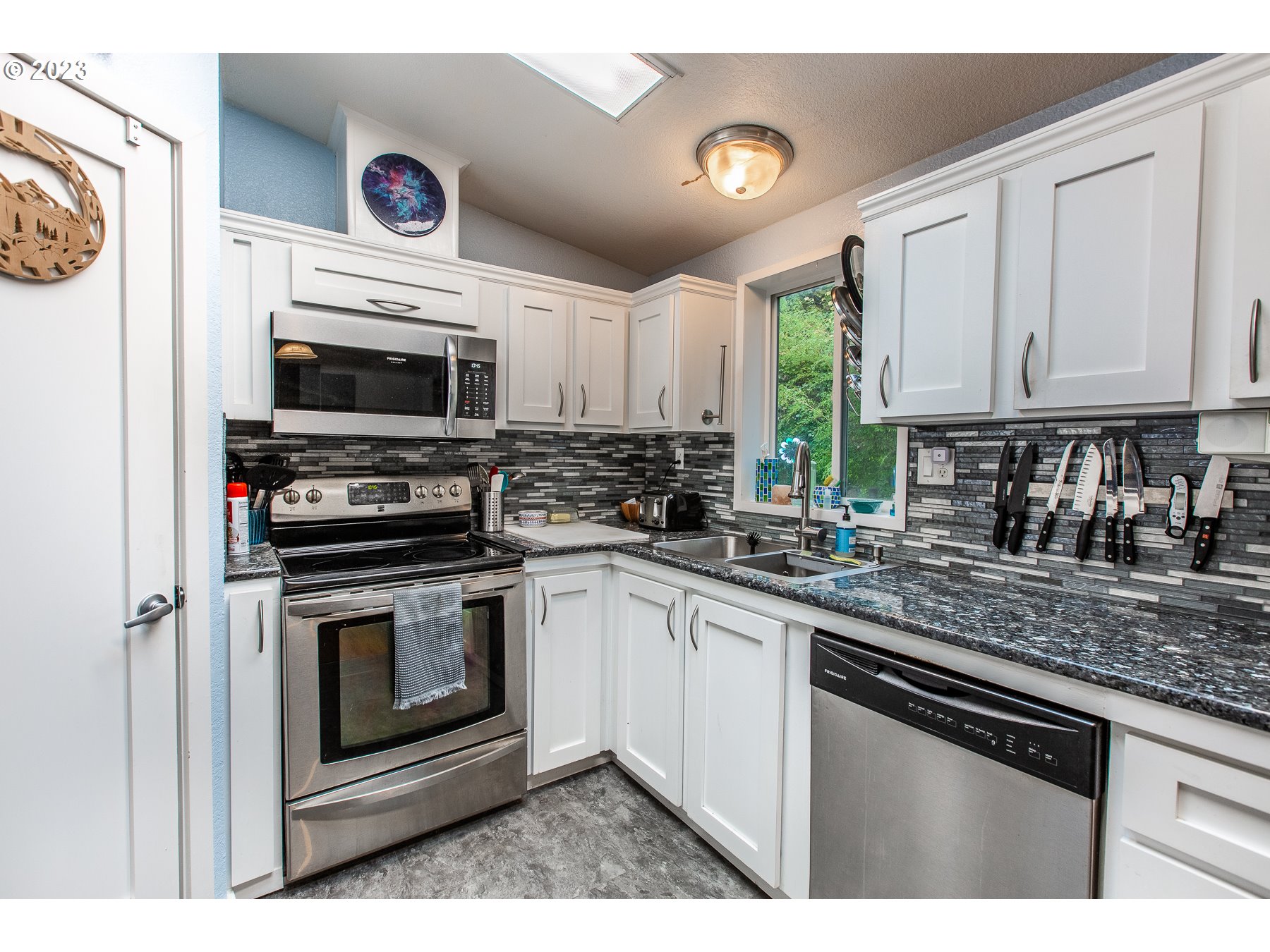 90977 Angels Flight Road Walterville, OR 97489 - Photo 13 of 35 Gallery Image 13