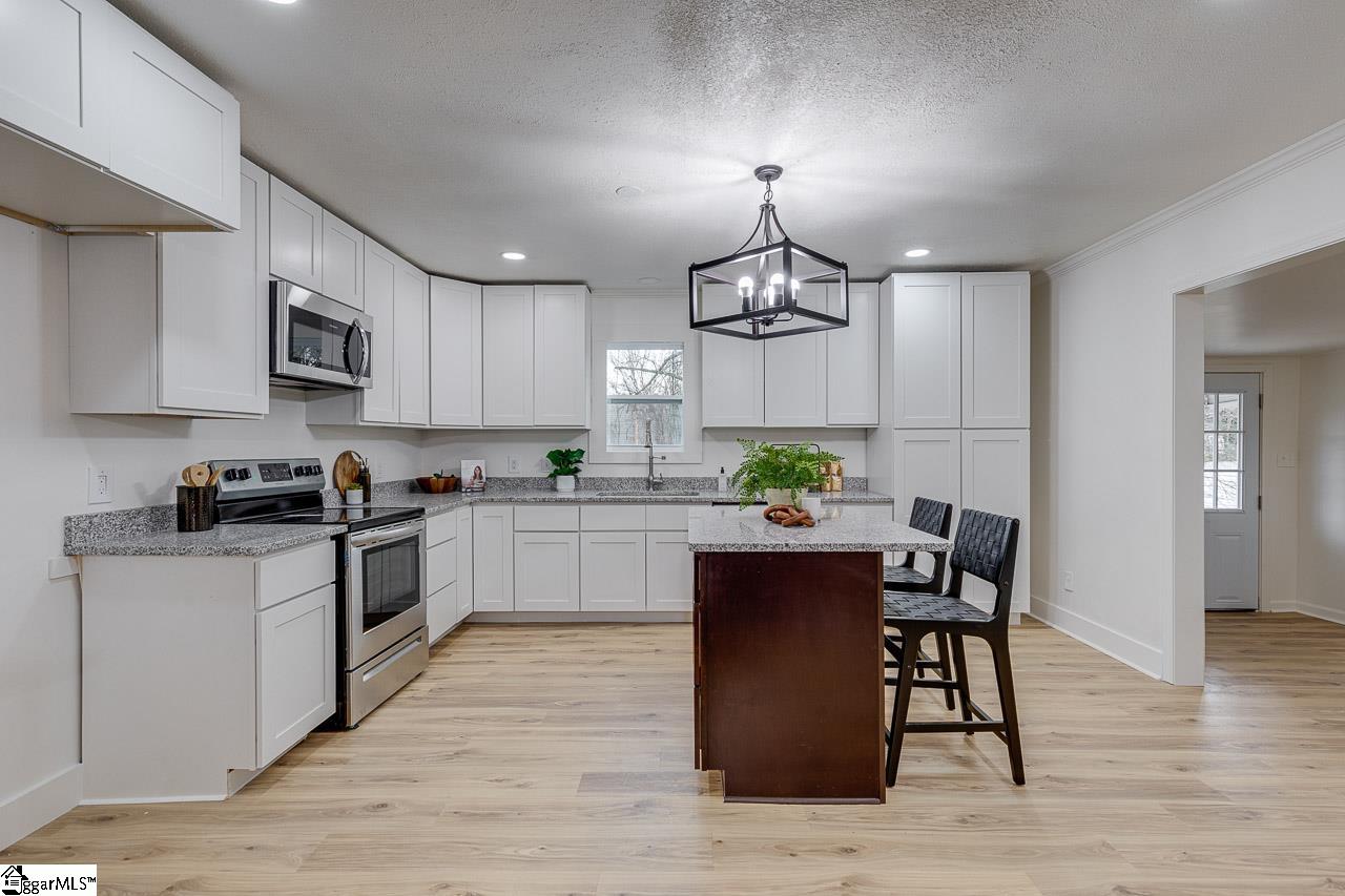 103 Pendleton Road Greenville, SC 29611 - Photo 12 of 30 Gallery Image 12