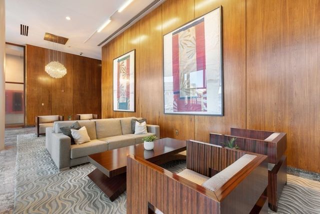 $1,350,000 | 85 East India Row, Unit 39C, Boston, MA 02110