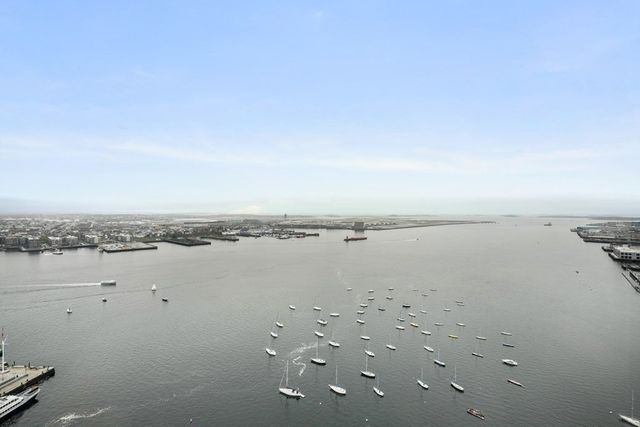 $1,350,000 | 85 East India Row, Unit 39C, Boston, MA 02110