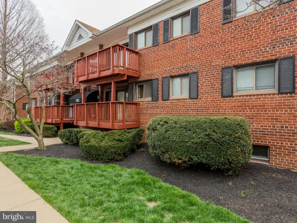 $1,975 | 103 Skyhill Road, Unit 6, Alexandria, VA 22314