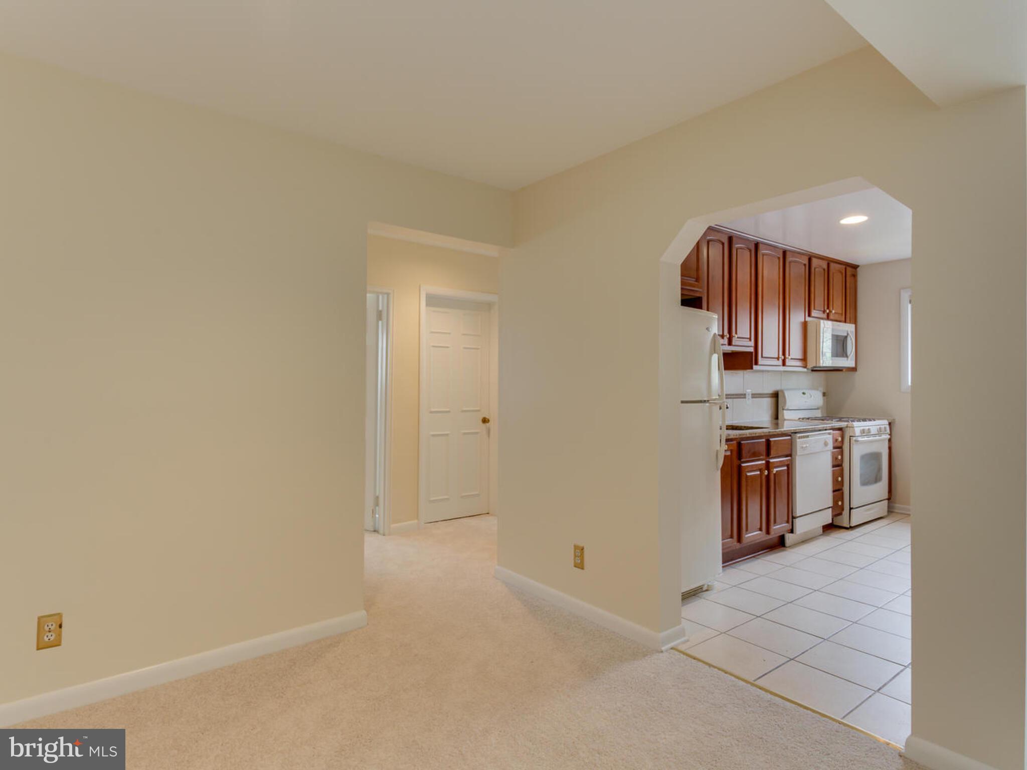 103 Skyhill Road, Unit 6 Alexandria, VA 22314 - Photo 11 of 31