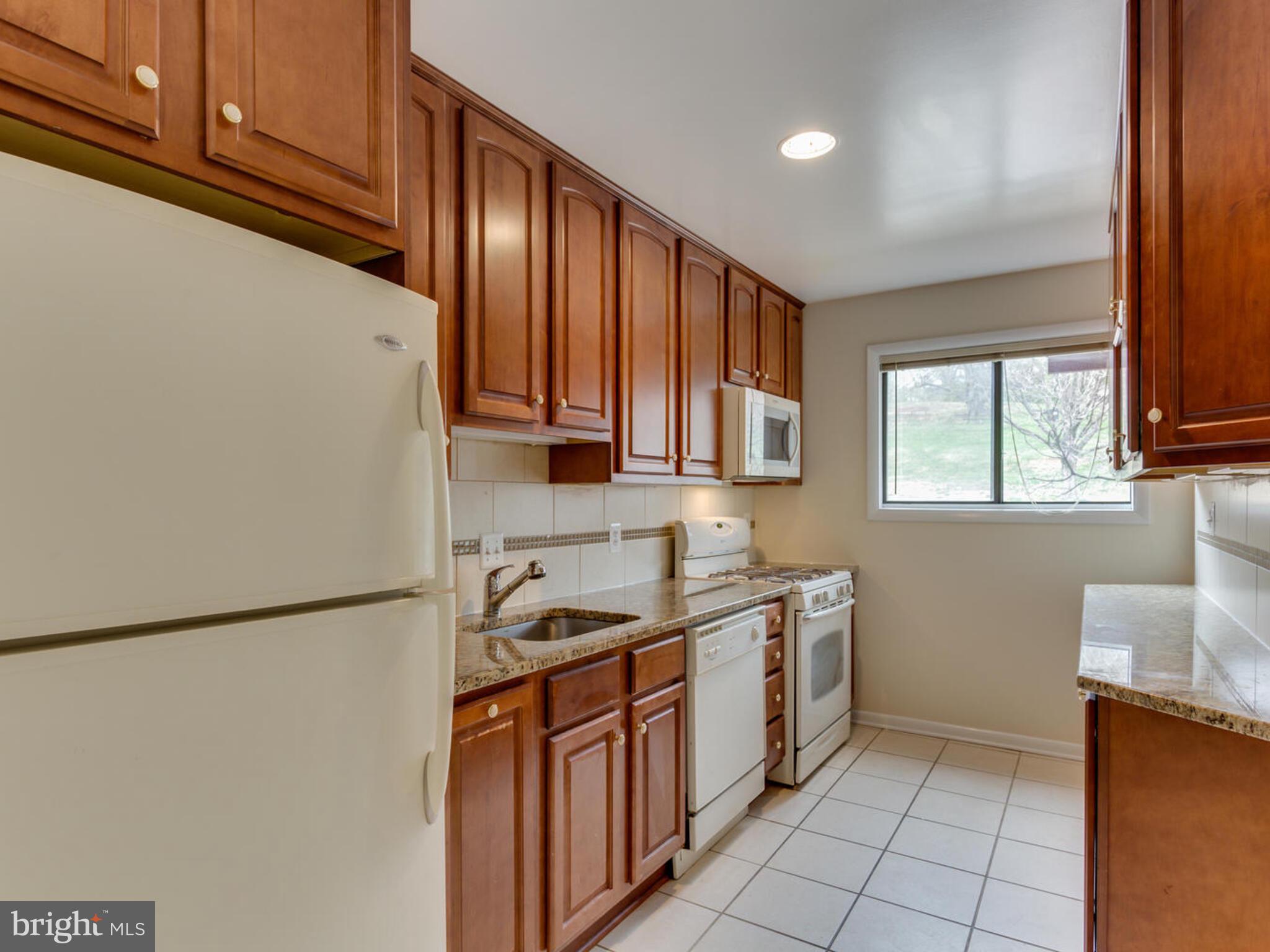103 Skyhill Road, Unit 6 Alexandria, VA 22314 - Photo 13 of 31