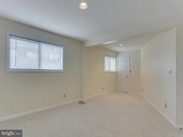 $1,975 | 103 Skyhill Road, Unit 6, Alexandria, VA 22314