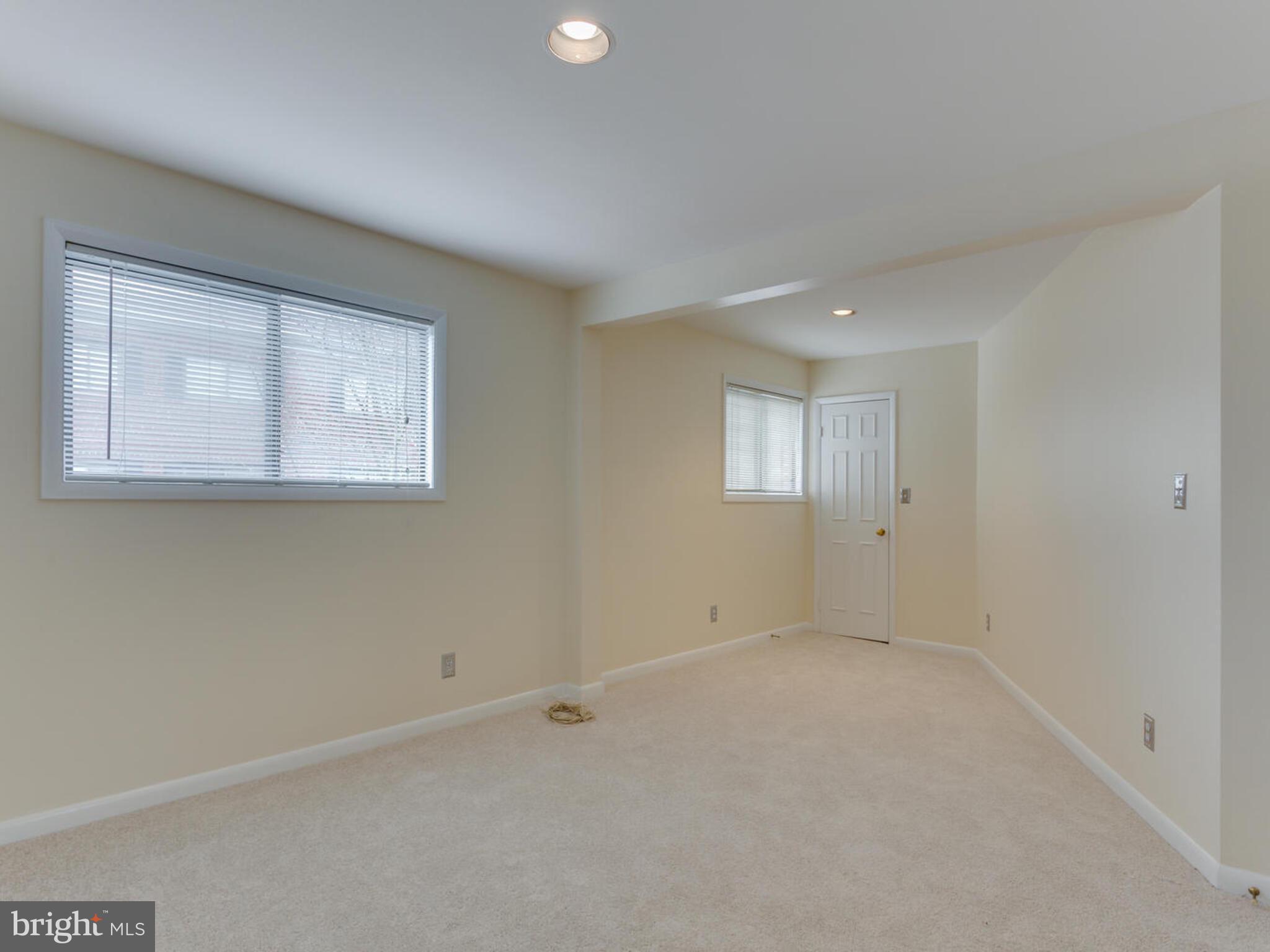 103 Skyhill Road, Unit 6 Alexandria, VA 22314 - Photo 19 of 31
