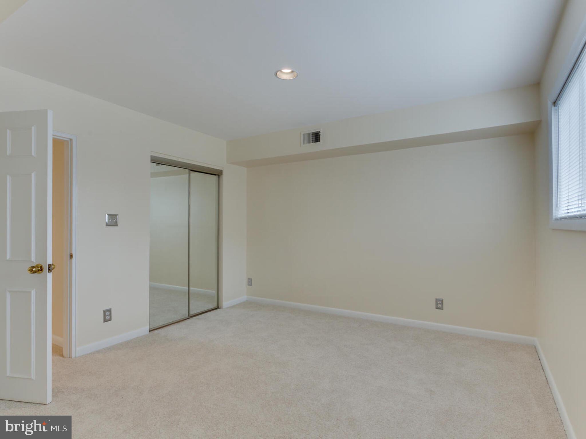 103 Skyhill Road, Unit 6 Alexandria, VA 22314 - Photo 20 of 31